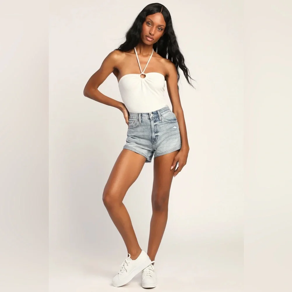 Lulu’s Keyhole Ribbed Crop Top - Picture 2 of 9